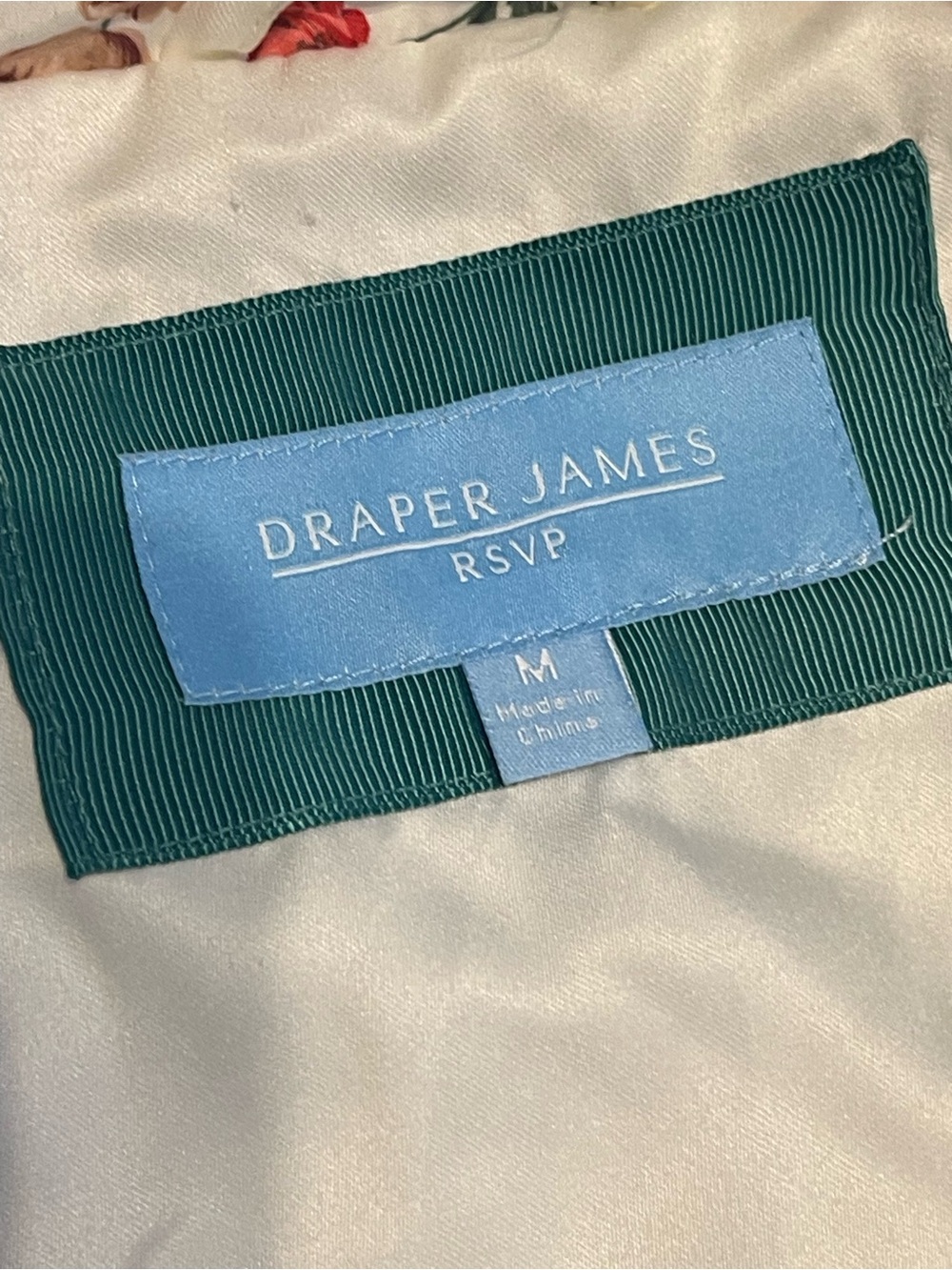 Draper James Cream Quilted Floral Utility Jacket with Red and Green Print size M - Picture 3 of 11